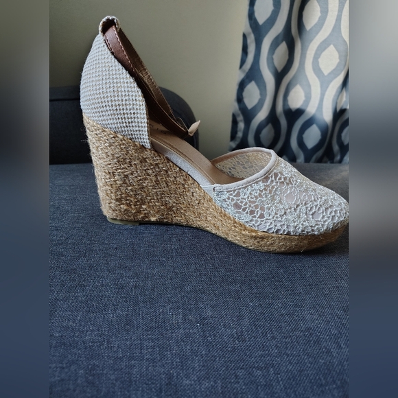 Torrid Lace Espadrille Wedge Size 10W - Picture 4 of 6